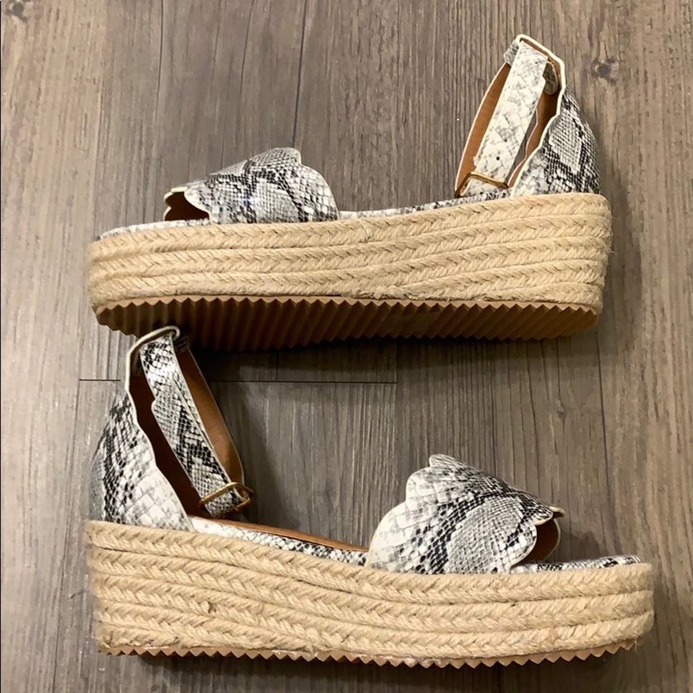 Snake Skin Wedges - Picture 2 of 2